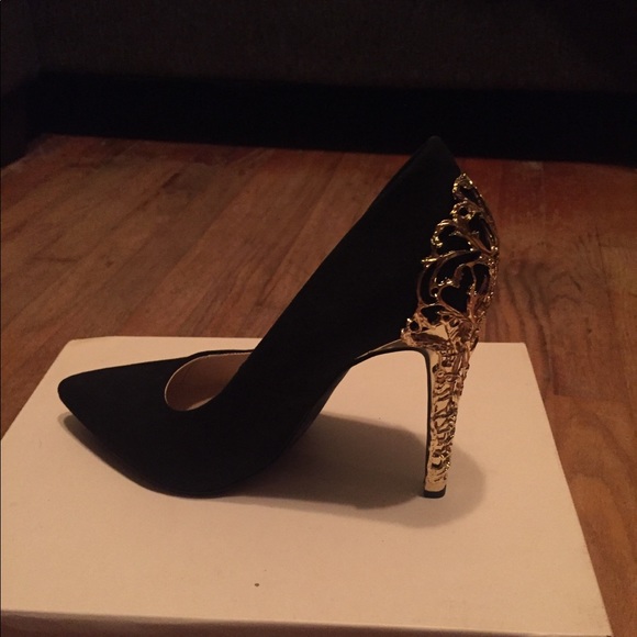 Shoes - Picture 2 of 3